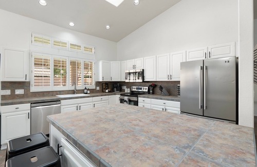 Paradise Park Vista House | LARGE Scottsdale Getaway! Heated Pool, Spa & Yard
