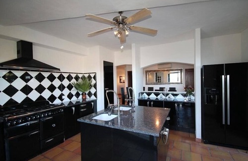 Les Termes House | Large sea-view villa with 3 independent apartments