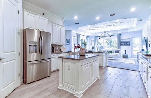 St. Augustine House | LARGE Spacious home, OutdoorKitchen, Pooltable, Sportsbar, Golfcart, Dogpark