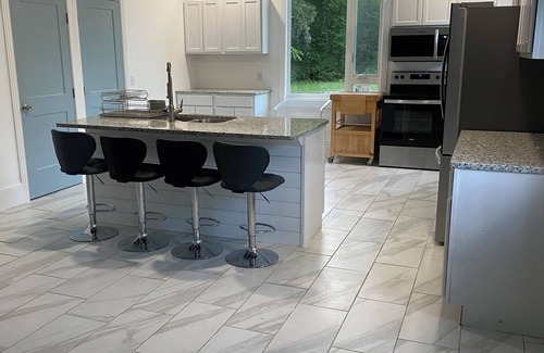 Sinking Spring House | Large, Spacious, Entire Family Getaway.