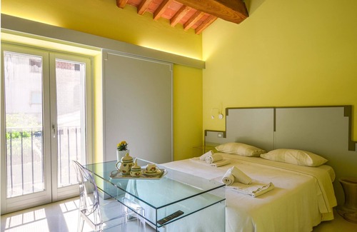 Vorno House | Large spacious vacation home with pool between Lucca and the Mediterranean Sea.
