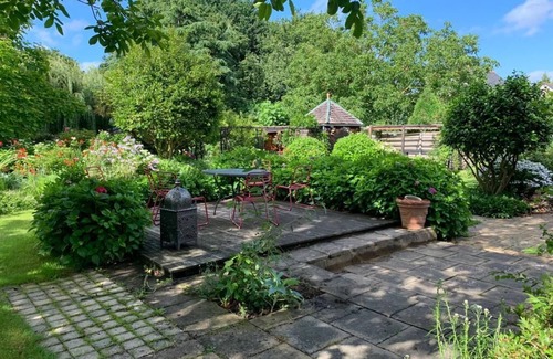 Roz-Landrieux House | Large stone house in a green setting