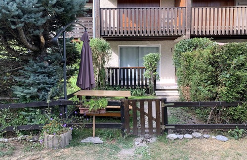 Barcelonnette Apartment | Large studio 4/6 people south facing balcony terrace garden