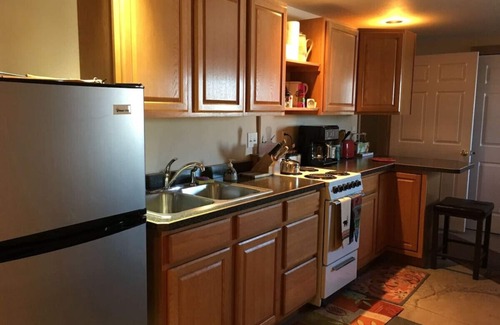 Hot Springs Apartment | Large Studio Apartment near Hot Mineral Soaks!
