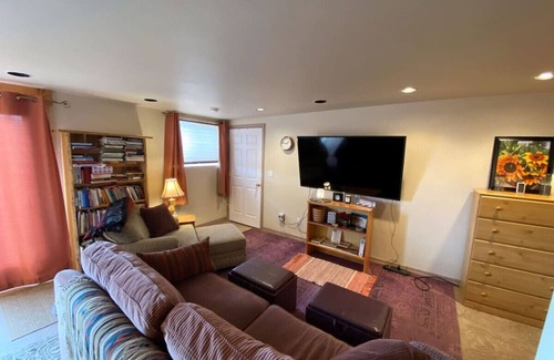Hot Springs Apartment | Large Studio Apartment near Hot Mineral Soaks!