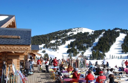 Les Angles Apartment | Large studio cabin, ski slopes, 5 people, parking, WIFI
