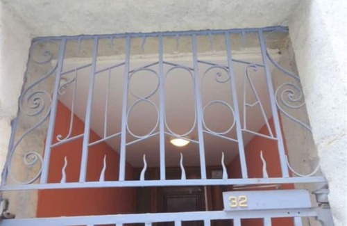 Secteur 2 Apartment | Large studio in historic district 2 TVA