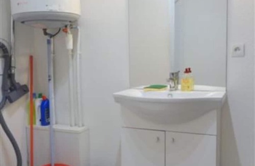 Secteur 2 Apartment | Large studio in historic district 2 TVA