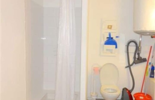 Secteur 2 Apartment | Large studio in historic district 2 TVA