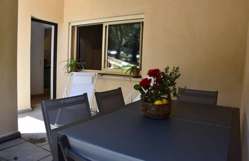 Serra-di-Ferro Apartment | Large studio, KingSize bed, 5 minutes from the beach