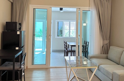 South Pattaya Hotel | Large Studio with Kitchen – 50m from Jomtien Beach