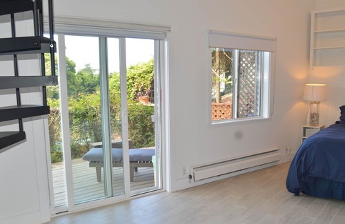 Stinson Beach Apartment | Large Studio with wrap around deck above Stinson Beach & near many hiking trails
