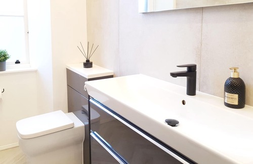 Glasgow Westend Apartment | Large stylish apartment, amazing location in Glasgow.