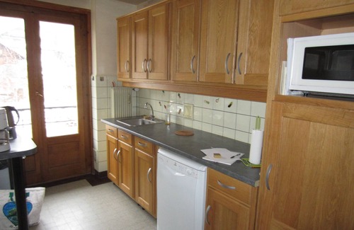 Chamonix City Centre Apartment | Large, sunny apartment, quiet location, close to all amenities, direct view of Mont Blanc