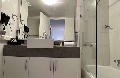 Darlinghurst Apartment | Large Sydney City Studio with Balcony & Oxford St Views