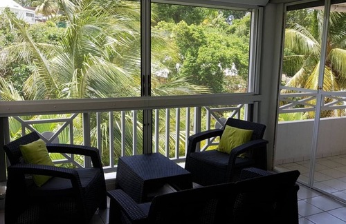 Dampierre Apartment | Large T2 not overlooked with direct beach access.