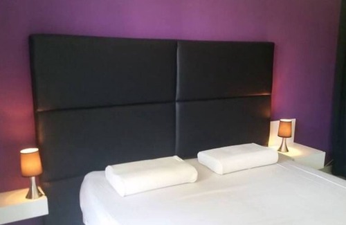 Dampierre Apartment | Large T2 not overlooked with direct beach access.