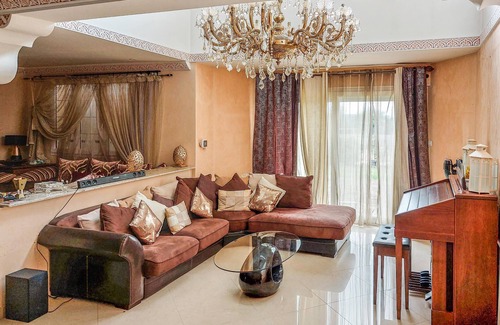 Saint-Mard House | Large, tasteful cottage with private garden.