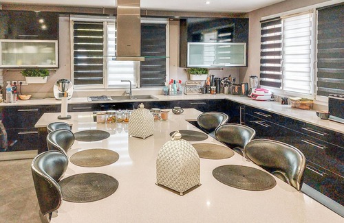 Saint-Mard House | Large, tasteful cottage with private garden.