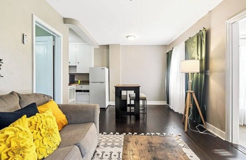 Historic Uptown House | Large Top Floor Lookout