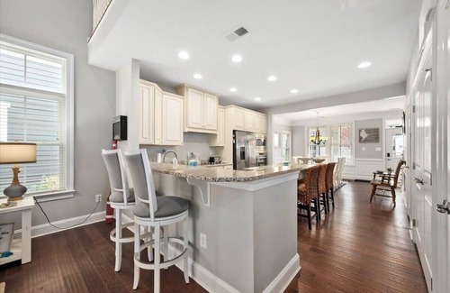 Sun Ridge House | Large Townhome in Amenity Filled Bayside Community