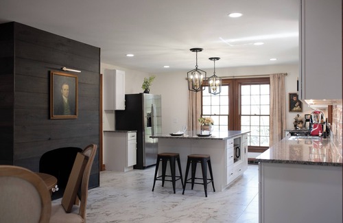 Greenville - Spartanburg House | Large Upscale Paris Mountain Home with a Hot Tub