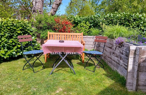 Gross Mohrdorf Apartment | Large vacation apartment - romantic vacation apartments in an old farmhouse