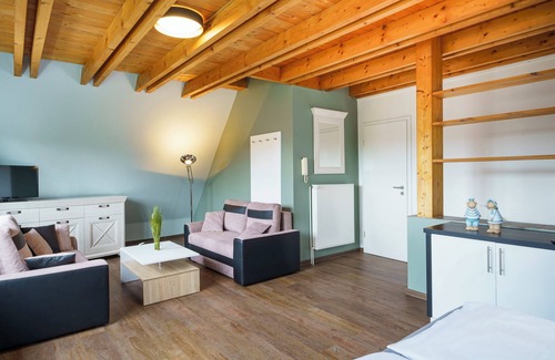 Gager Apartment | Large vacation apartment on 3 levels on the Bodden in Gager with 2 terraces