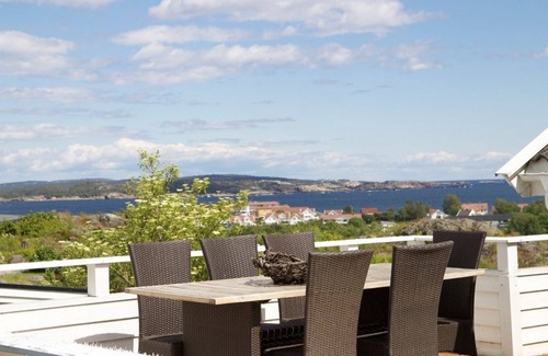 Stavern House | Large vacation home right on the coast in a cozy summer town