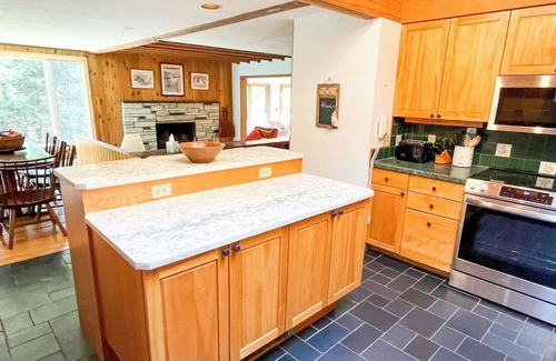 Waitsfield House | Large Vermont ski home on private scenic lot centrally located in the Mad River Valley