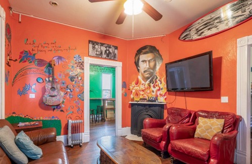 Downtown San Diego House | Large Victorian Artist House For Groups in Downtown