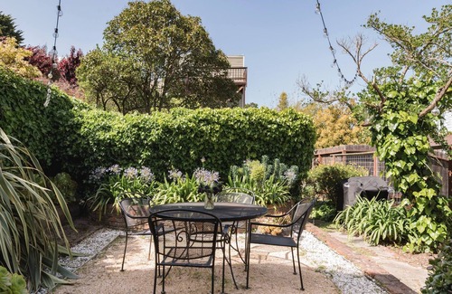 Noe Valley House | Large Victorian home in Noe Valley with gorgeous backyard