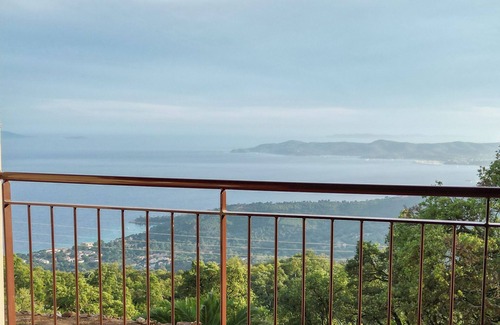 Bormes-Les-Mimosas Villa | Large villa 750m2/Le Mas des chênes