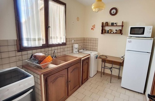 Saint-Pierre-la-Mer House | Large villa close to the sea
