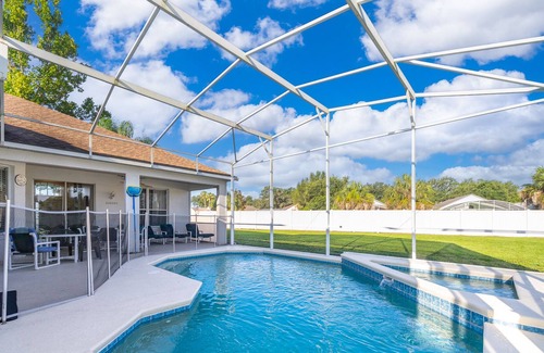Westridge House | Large Villa in Gated Community, Private Pool & Spa not overlooked, Clubhouse with Gym