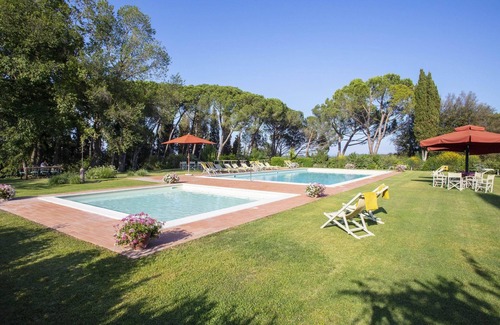 Palaia House | Large Villa in Palaia,Volterra, Pool,children pool,Garten,ideal for families