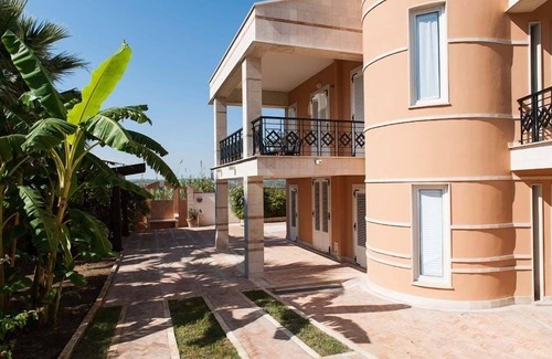 Noto Historic Centre Villa | Large villa rental italy, sicily, in Noto near syracuse