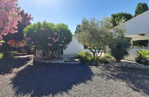 Sussargues Villa | Large villa: sea, garrigue, swimming pool, pétanque, vacations