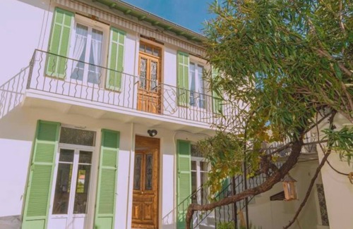 Carnot Villa | Large villa walking distance to the centre of Cannes.