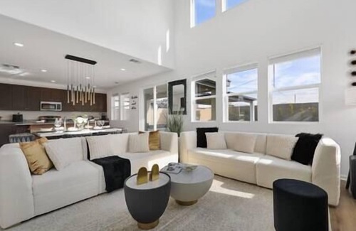 Terra Lago House | Large villa with a large backyard, game room, putting green, beautiful, high end