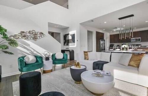 Terra Lago House | Large villa with a large backyard, game room, putting green, beautiful, high end