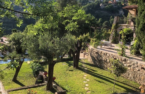 Chateauneuf-Grasse Villa | Large villa with home chef service