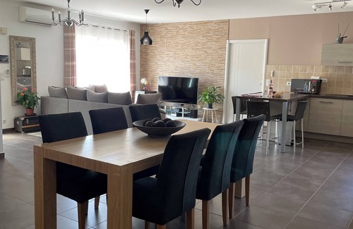 Lucciana Villa | Large villa with swimming pool. PMR
