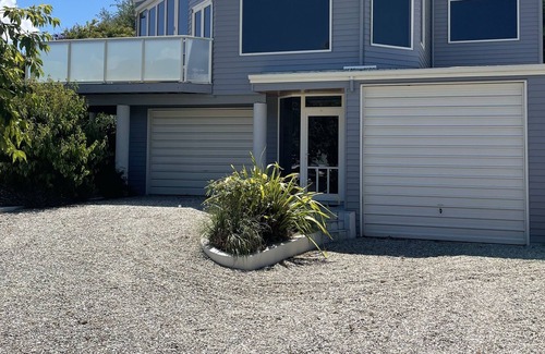 Wanaka House | Large Wanaka House, Views of the Lake and Mountains!