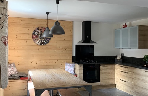 Molines-en-Queyras Ski Chalet | Large, welcoming chalet with Jacuzzi