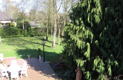 Jever House | Large well-kept house, heated swimming pool, park-like garden. WIRELESS INTERNET ACCESS !