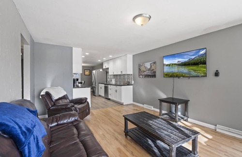 Bel Aire Apartment | Large Wheat Ridge Home - 11 Beds + 2 Livingrooms
