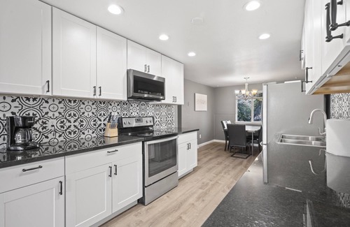 Bel Aire Apartment | Large Wheat Ridge Home - 11 Beds + 2 Livingrooms