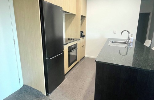Takapuna Apartment | Largest apartment in the block 2 bedrooms 2 bathrooms includes carpark and pool