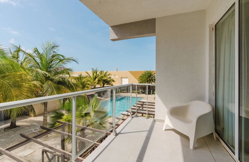 Oranjestad Apartment | Largest Space for Groups on Palm Beach (14)